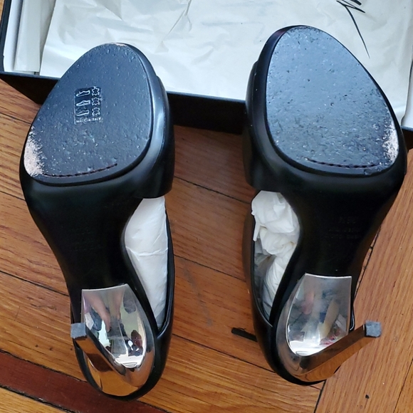 BNIB never worn Giuseppe Zanotti black sandal - Picture 3 of 9